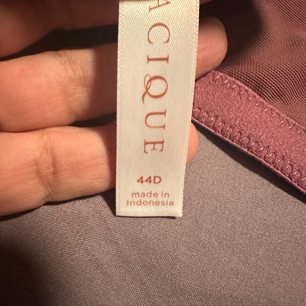 Like new Cacique front fastening bra. - Picture 3 of 5
